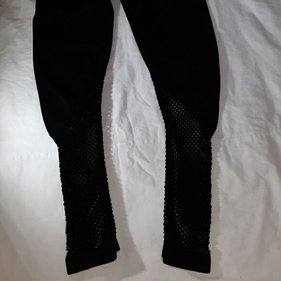 Garage 1/2 Fishnet Seamless Black Leggings XS/S‎ - Picture 2 of 5